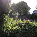 Walnut Bed & Breakfast 4*