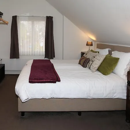 Walnut Bed & Breakfast